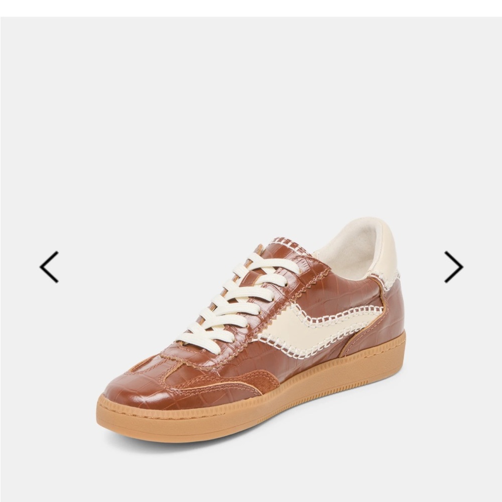 Dolce Vita Croc Embossed sneakers - Picture 4 of 8